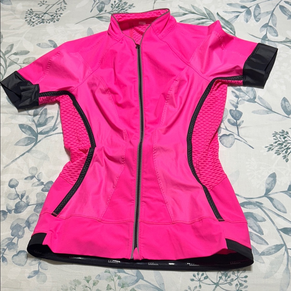 Lululemon Women’s Neon Pink Athletic Jacket – Full Zip – Mesh Panels – Size ___